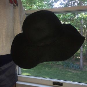 black floppy sun hat
